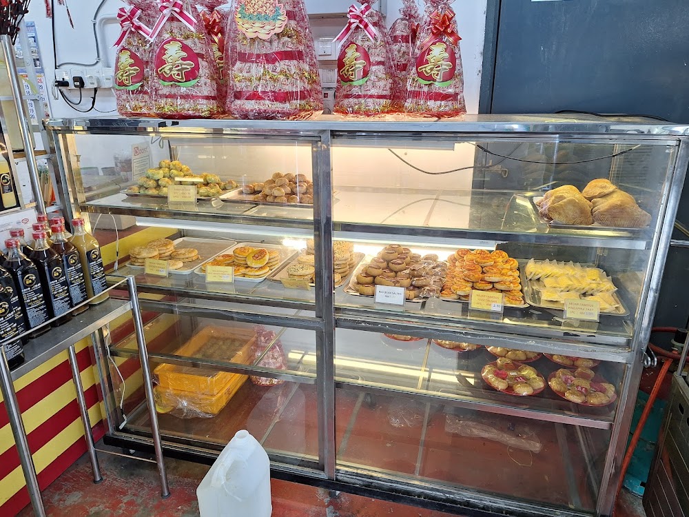 A&J Confectioneries Puchong Kuih Bread Cake 钰佳蒲种糕点